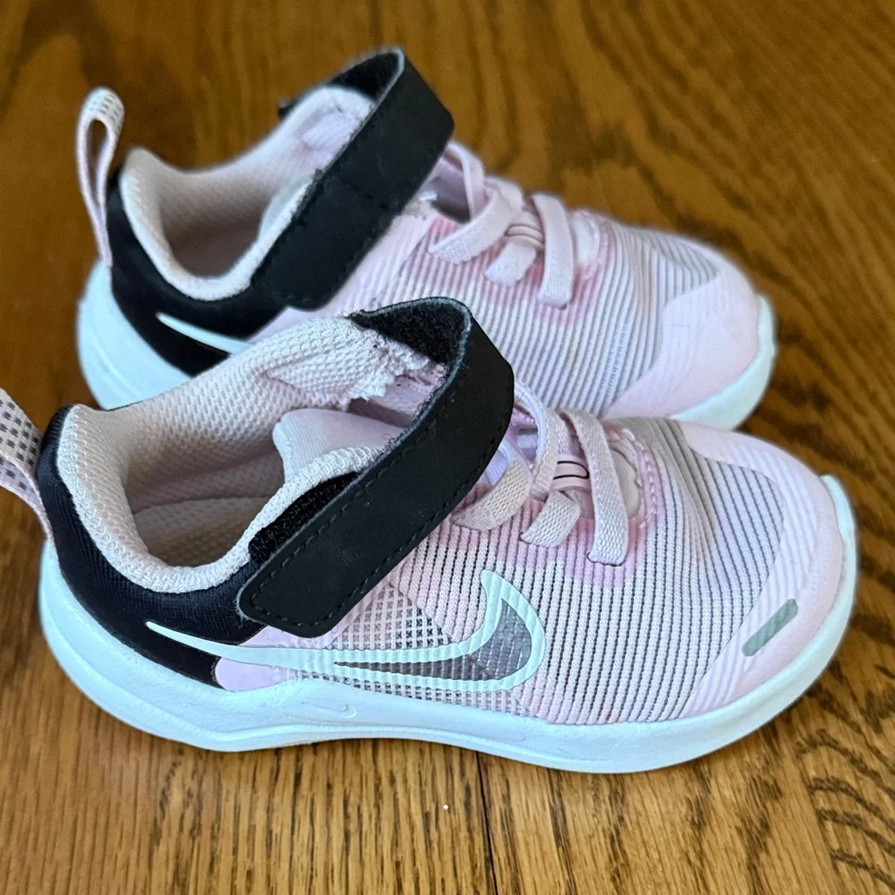 FINAL SALE Nike Downshifter Toddler Girls Sneakers Size 5C Pink Black